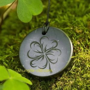 four-leaf-clover-necklace-natural-stone-shungite
