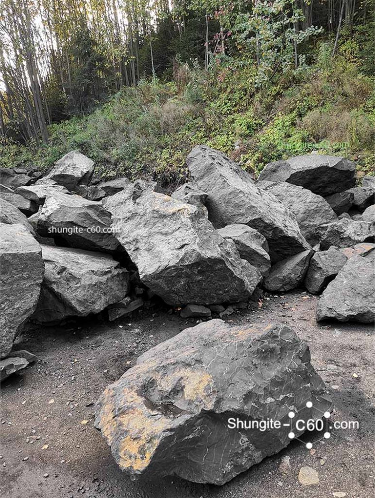Large boulders karelian black rock for the manufacture of products