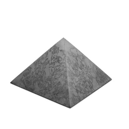 carbon pyramid mirror surface black