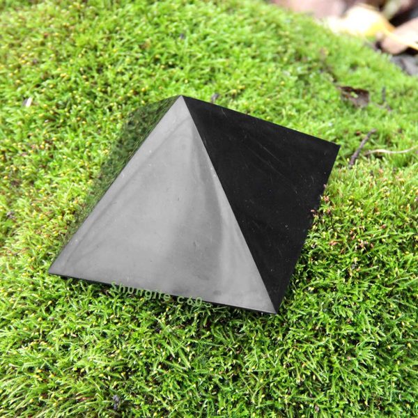 carbon pyramid mirror surface from russia