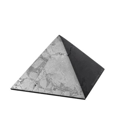 carbon pyramid mirror surface