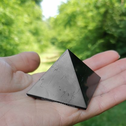 russian shungite pyramid size of 5 cm