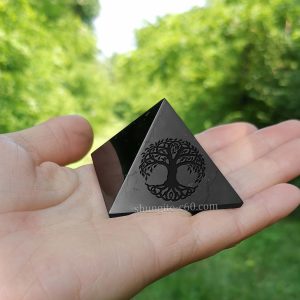 pyramid of 50 mm in size